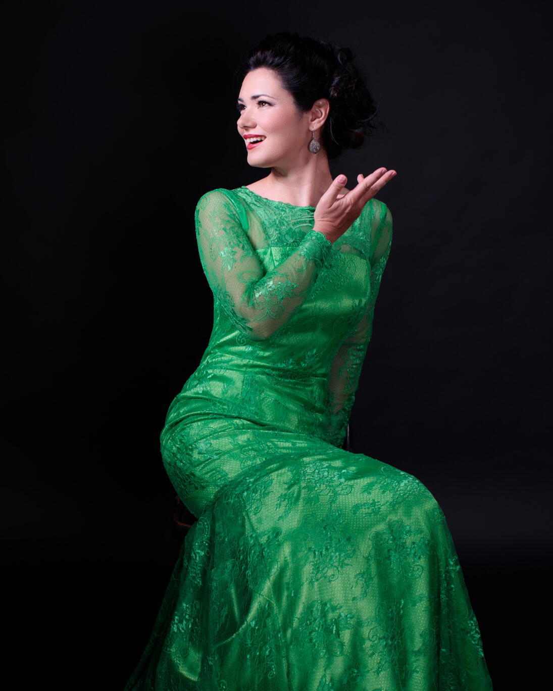 “Home for Christmas” invites you to rediscover the heart of the holidays — a time of warmth, joy, and melodies that bring us home again. This enchanting program brings together the beauty of classical carols such as “Ave Maria,” “Adeste Fideles,” and “O Ho